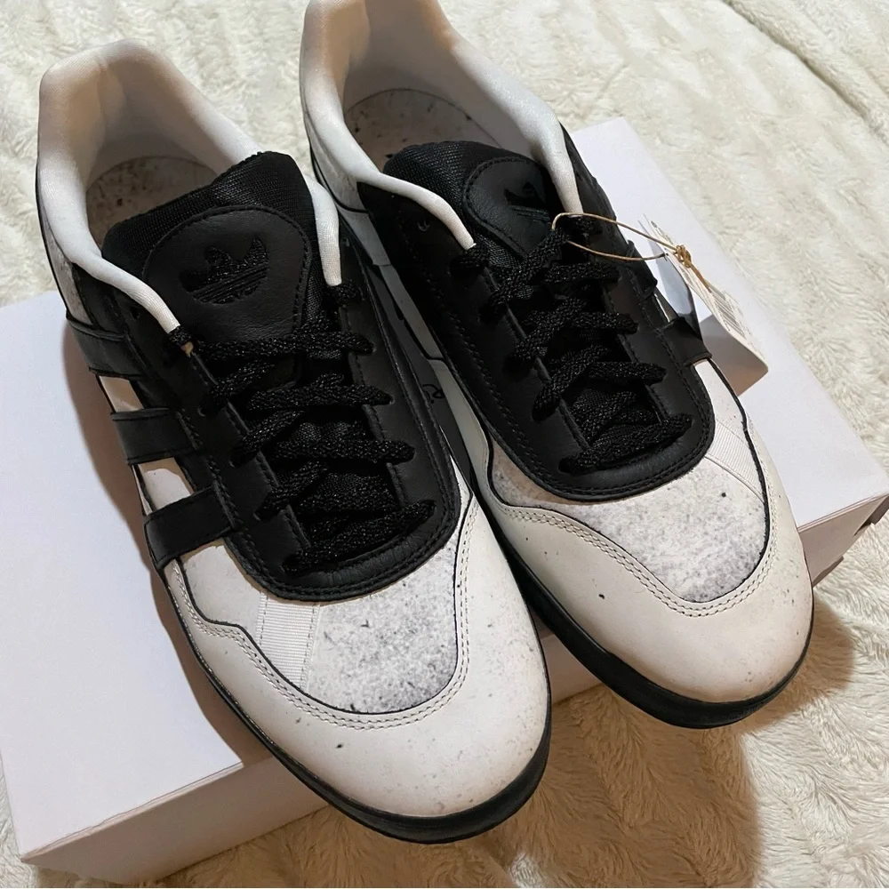 Adidas aloha super gonz cloud white black KOOLS